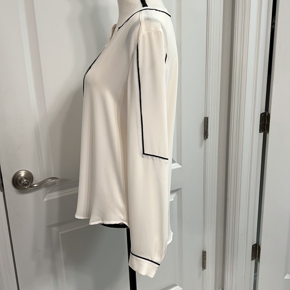 LOFT women’s cream & black trim blouse holiday/work - size small - Picture 3 of 8